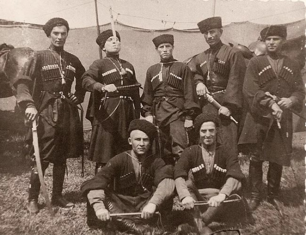 Бесмертный полк: песни военных лет - М.Леонидов - Казаки