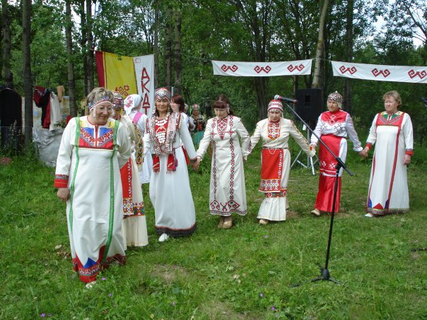 Народный фольклорный ансамбль «Парне»