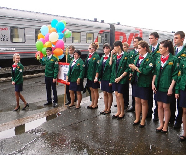 Более шести тысяч молодых людей и ветеранов движения приняли участие во Всероссийском слёте студенческих отрядов