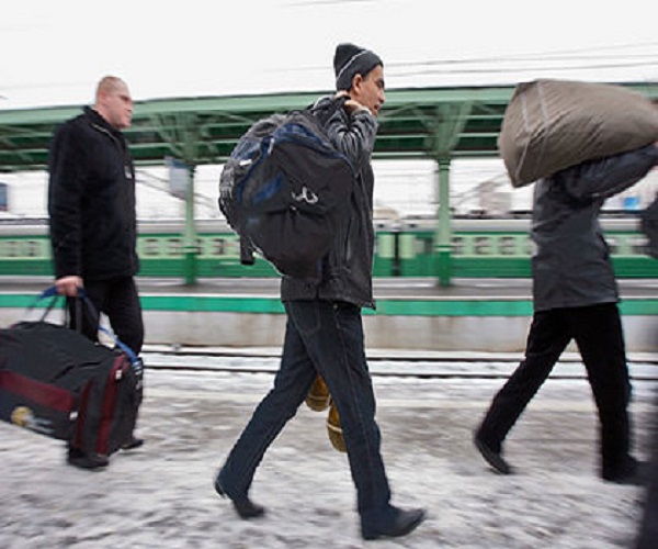 Внешние трудовые мигранты вывели из России триллионы рублей