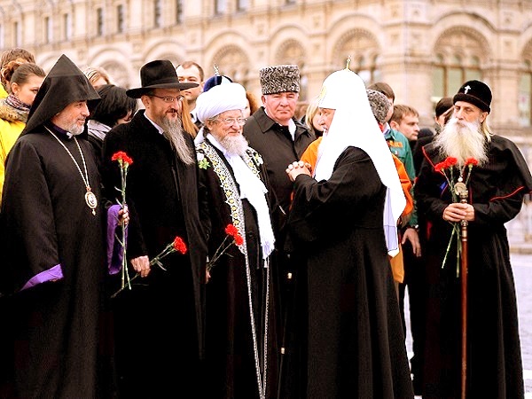 Многоконфессиональный Петербург - традиции дружбы.